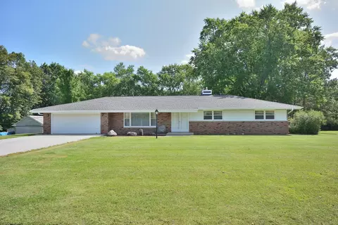 w222n8916 Elmwood, Lisbon, WI 53089