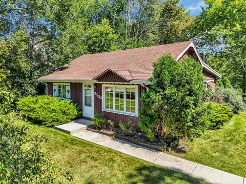 5552 S 45th, Greenfield, WI 53220