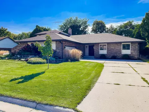 473 River Oaks, Sheboygan Falls, WI 53085
