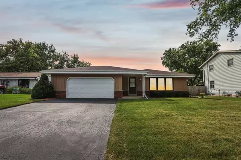 1215 Western, Mukwonago, WI 53149