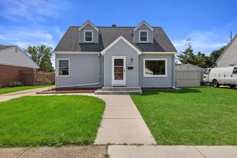 1011 Willmor, Racine, WI 53402