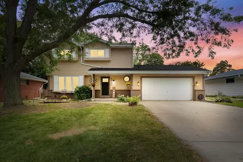 9095 S Annette, Oak Creek, WI 53154