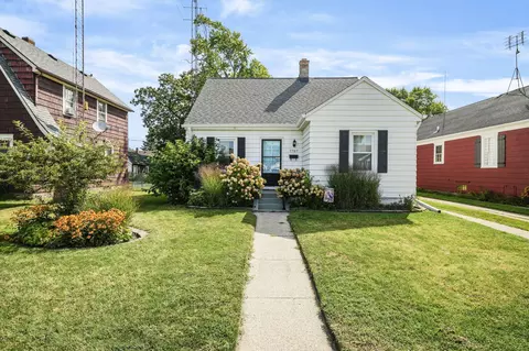 7707 14th, Kenosha, WI 53143