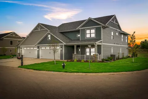 320 River, La Crosse, WI 54601