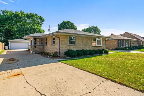 1711 W Bottsford, Milwaukee, WI 53221