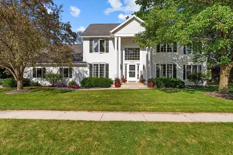 1335 Bentwood, Manitowoc, WI 54220