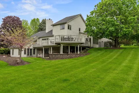 323 Loftwood, Colgate, WI 53017