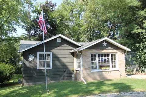 7945 Greendale, Burlington, WI 53105