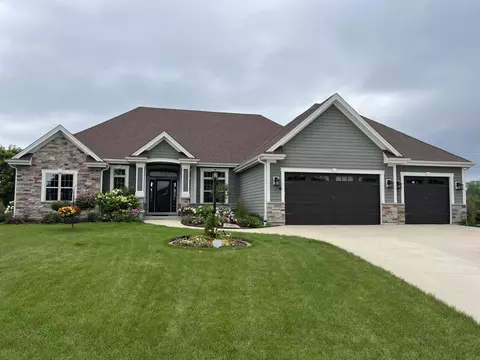 10130 S Barrington, Oak Creek, WI 53154