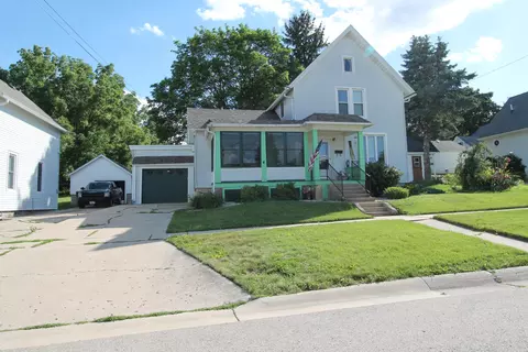 165 Reynolds, Burlington, WI 53105