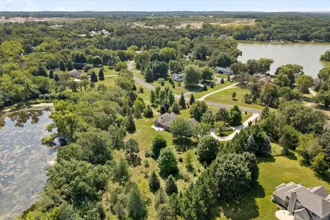 1010 S Waterville Lk, Summit, WI 53066