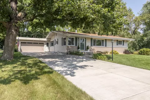 14130 Lilly Hts, Brookfield, WI 53005