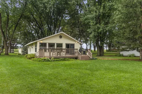 w10422 Sunny Point Road, Westford, WI 53916