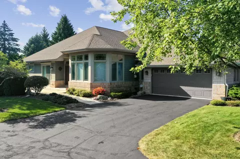 152 W Parkfield, Wind Point, WI 53402