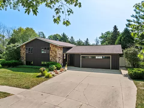 3007 Wildwood, Manitowoc, WI 54220