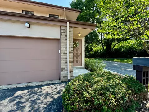 401 Cheviot Chase #6, Waukesha, WI 53186