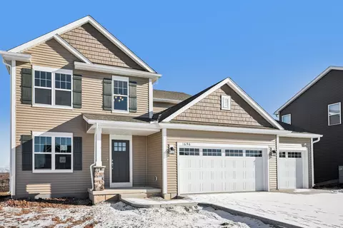 1696 Ridgeview, Port Washington, WI 53074