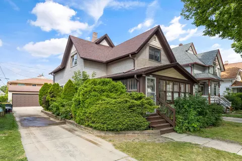 1445 S 80th #1447, West Allis, WI 53214