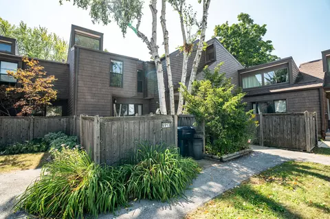 6913 W Glenbrook #4, Milwaukee, WI 53223
