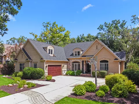 1267 Geneva National, Geneva, WI 53147