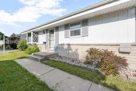 3572 S 95th, Milwaukee, WI 53228