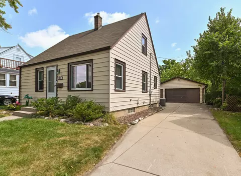 818 S 110th, West Allis, WI 53214