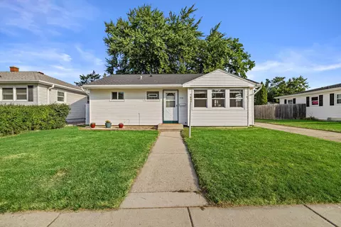 2708 Pinehurst, Racine, WI 53403