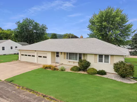 305 Hiawatha, Coon Valley, WI 54623