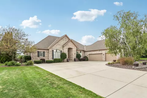 7557 S Kensington, Franklin, WI 53132