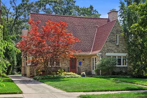 1129 E Lexington, Whitefish Bay, WI 53217