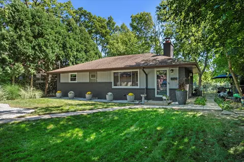 5710 N River Frst, Glendale, WI 53209