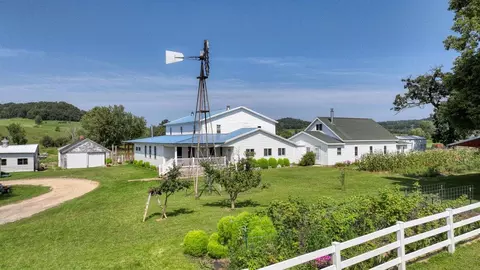 w16296 County Road C, Franklin, WI 54659