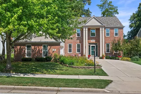 2704 Keri, Waukesha, WI 53188