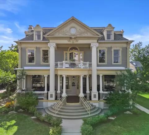1110 Main, Racine, WI 53403