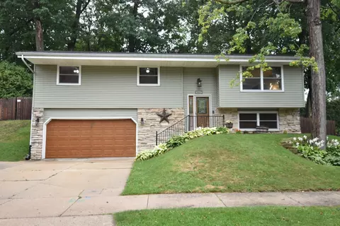 905 Mulberry, West Bend, WI 53090