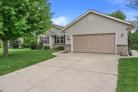 1515 Hazelnut, West Bend, WI 53095