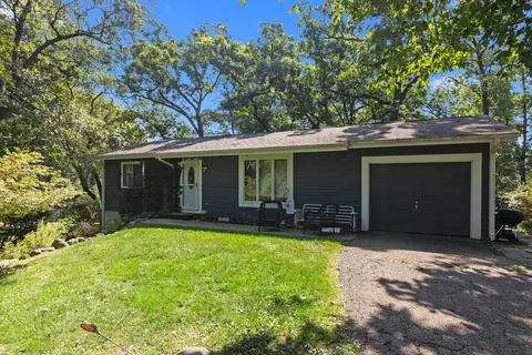 4523 Silverwood, Delavan, WI 53115