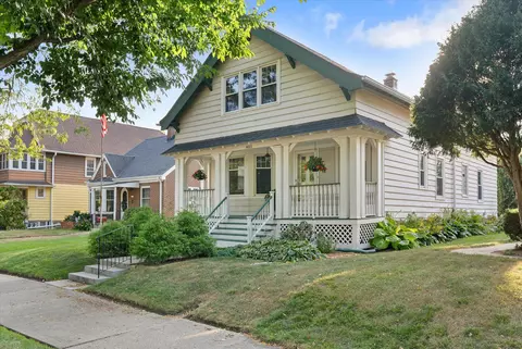 4611 N Bartlett, Whitefish Bay, WI 53211