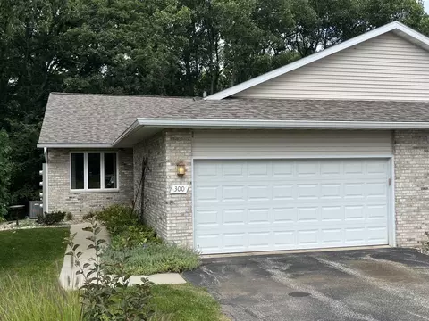300 Monica #22, Burlington, WI 53105
