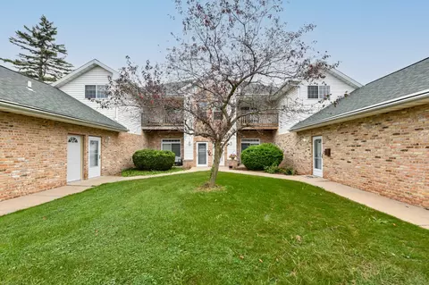 4300 W Grange #2, Greenfield, WI 53220