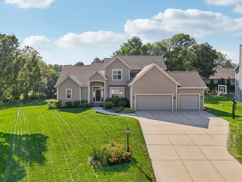 3925 S Waterbury, New Berlin, WI 53151