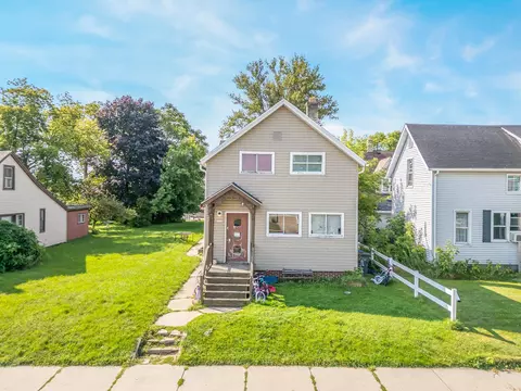 1027 St Clair #1027A, Sheboygan, WI 53081