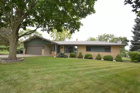 15614 W Riviera, New Berlin, WI 53151