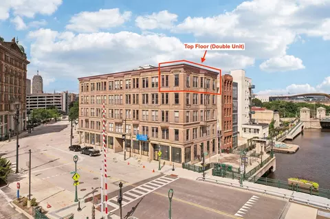108 W W Wls #5A, Milwaukee, WI 53203