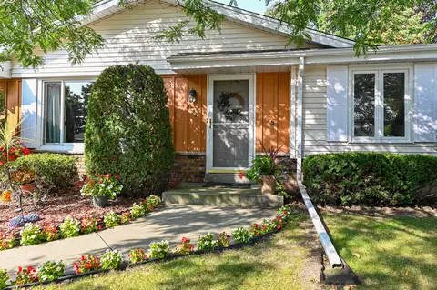 1828 Hemit, Waukesha, WI 53189