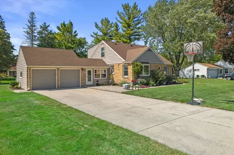 4665 N 133, Brookfield, WI 53005