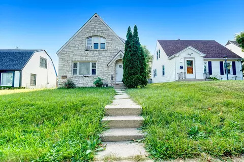 3653 S 19th, Milwaukee, WI 53215