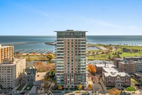 1522 N Prospect #1704, Milwaukee, WI 53202
