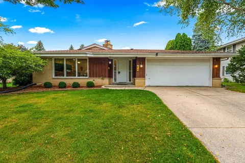 5784 Rochelle, Greendale, WI 53129