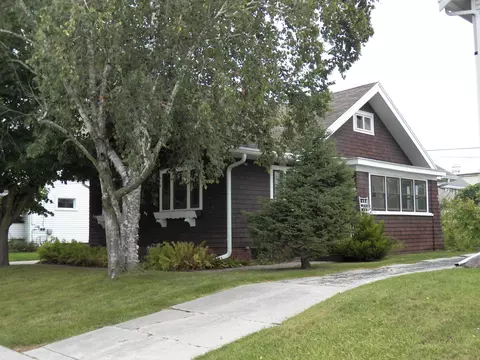 713 S 26th, Manitowoc, WI 54220